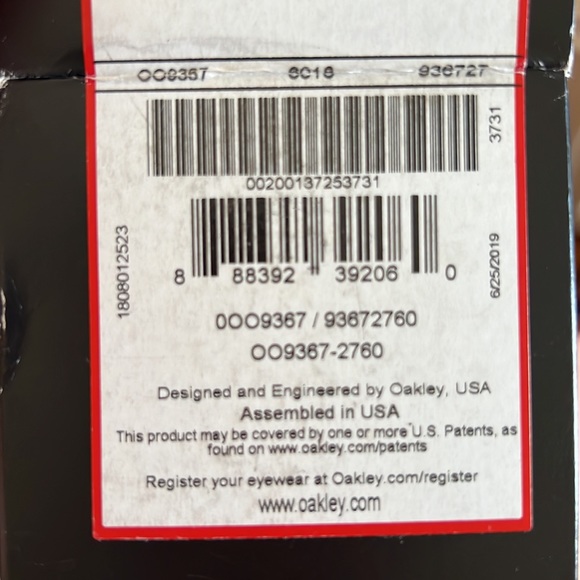 SOLD—Drop Point Armed Forces Collection Oakley Sunglasses NWT • Dark grey frame - Picture 7 of 9